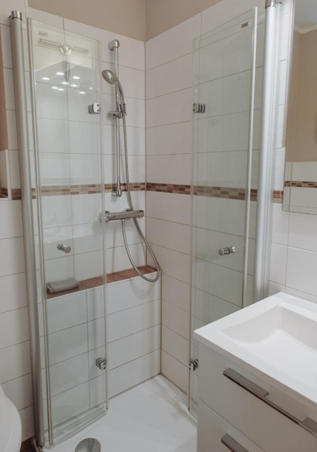 Gaestehaus Broecker 比苏姆 外观 照片